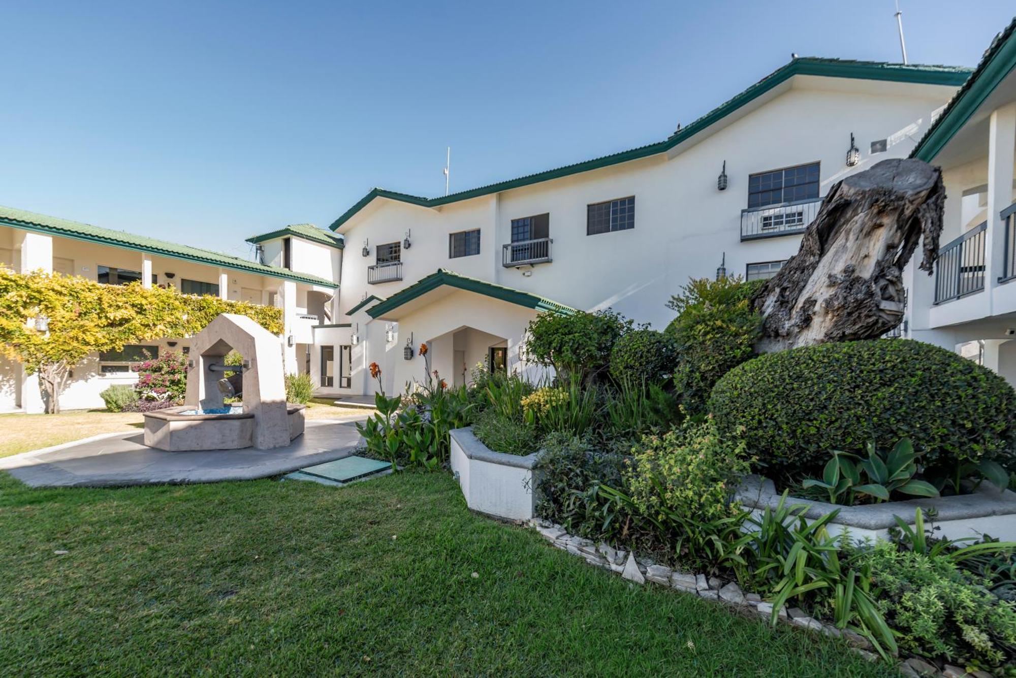 Quinta Dorada Hotel & Suites Saltillo Kültér fotó