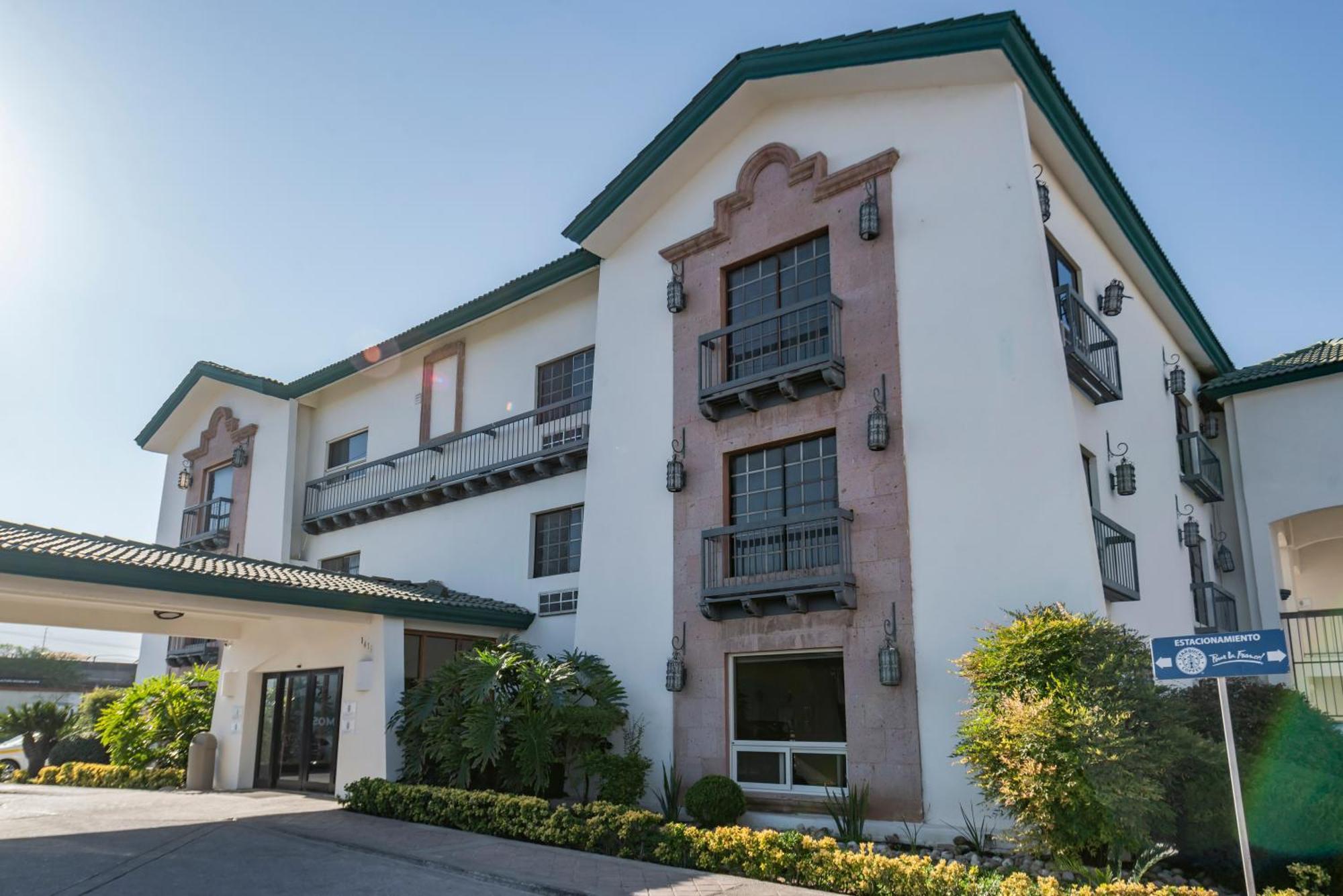 Quinta Dorada Hotel & Suites Saltillo Kültér fotó