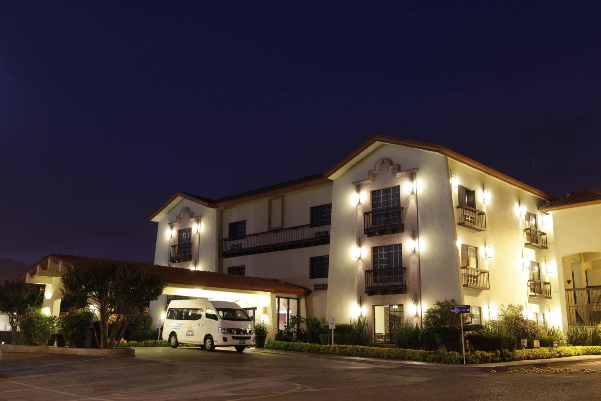 Quinta Dorada Hotel & Suites Saltillo Kültér fotó