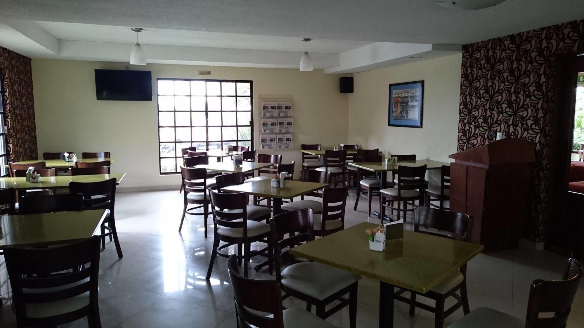 Quinta Dorada Hotel & Suites Saltillo Kültér fotó