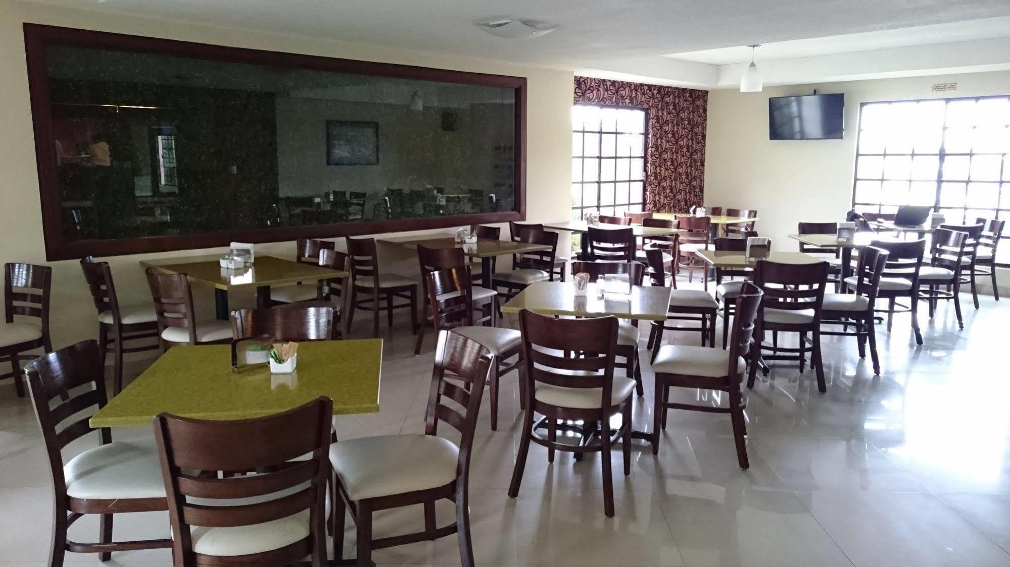 Quinta Dorada Hotel & Suites Saltillo Kültér fotó