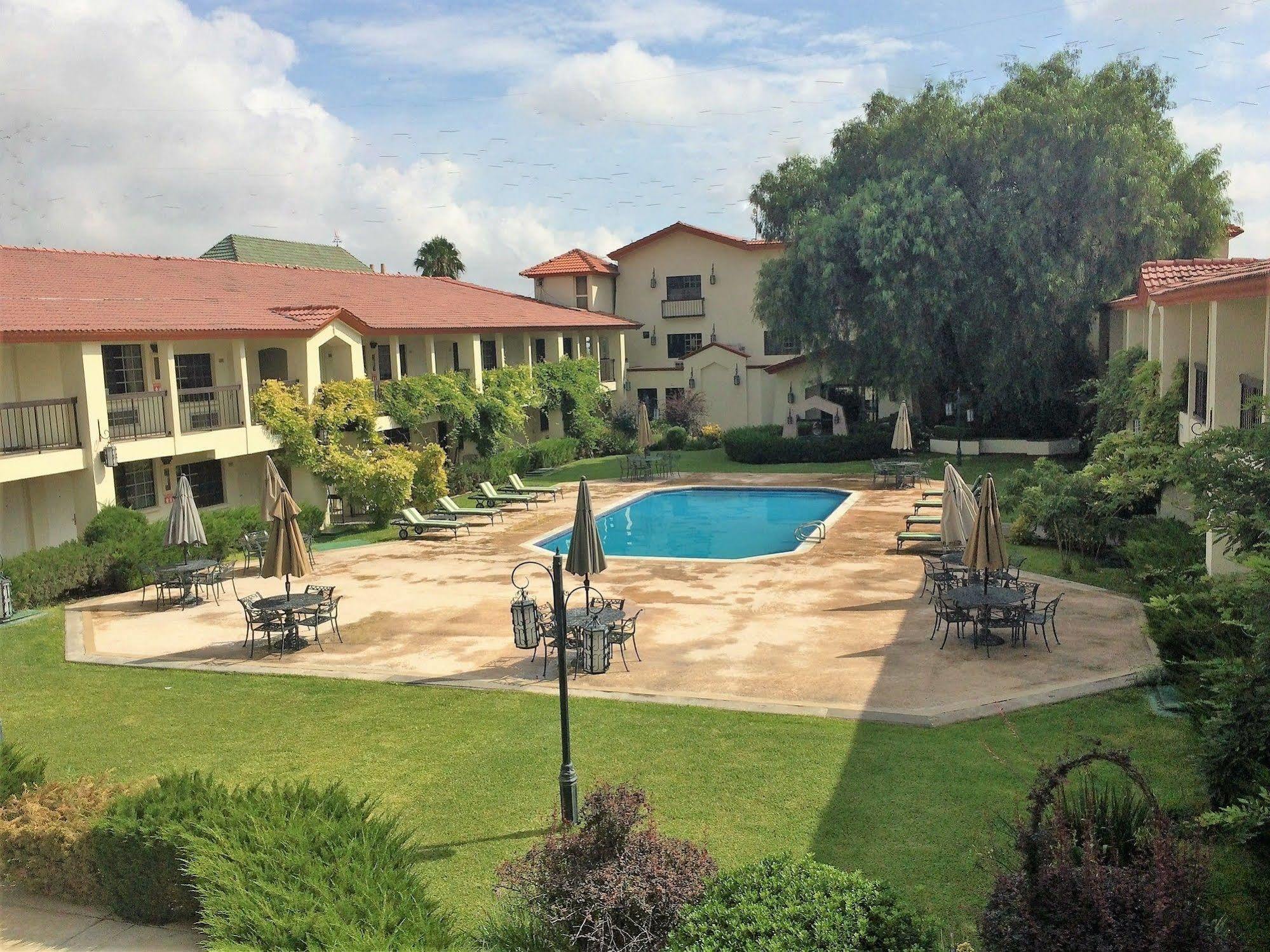 Quinta Dorada Hotel & Suites Saltillo Kültér fotó