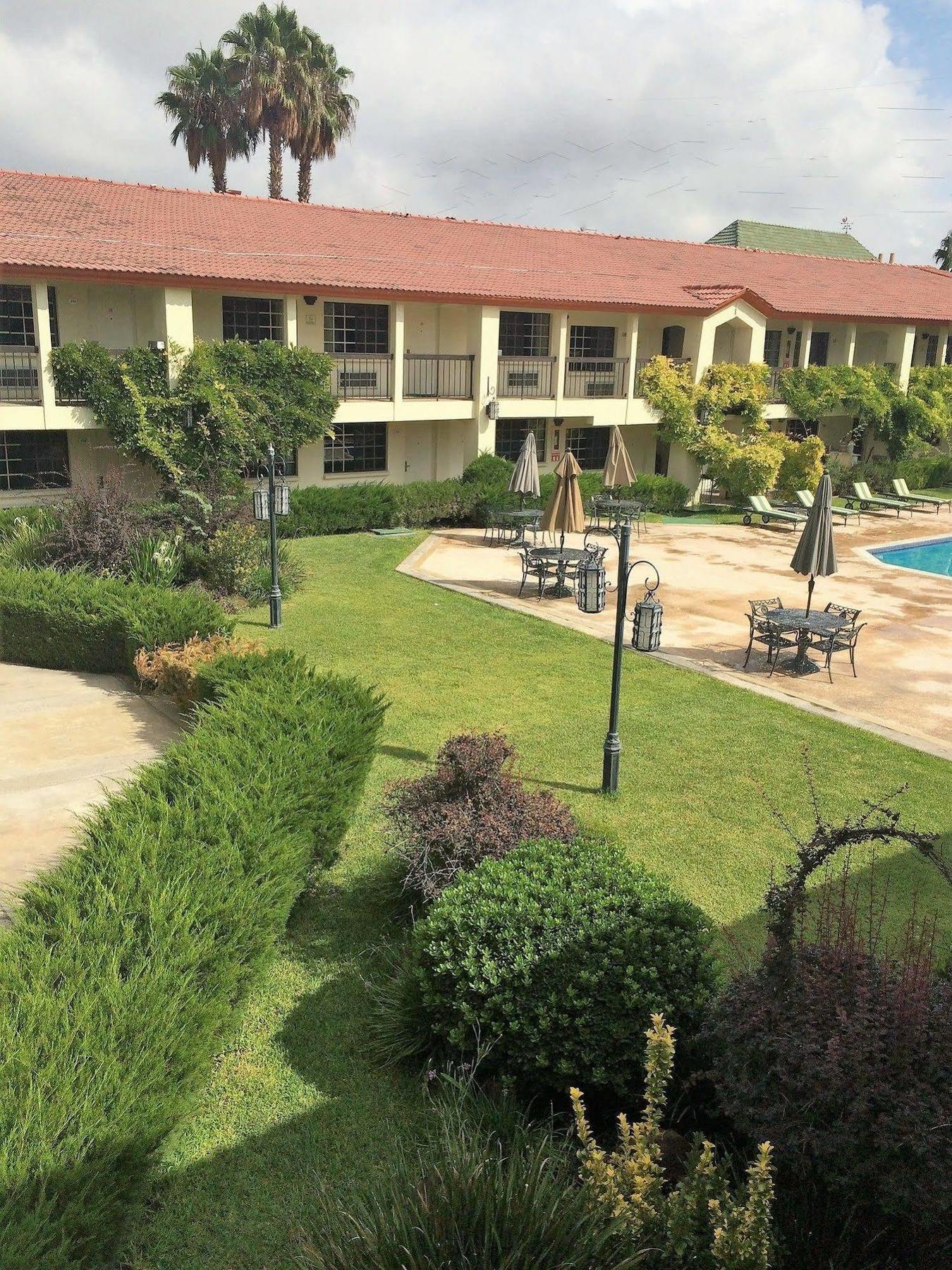 Quinta Dorada Hotel & Suites Saltillo Kültér fotó